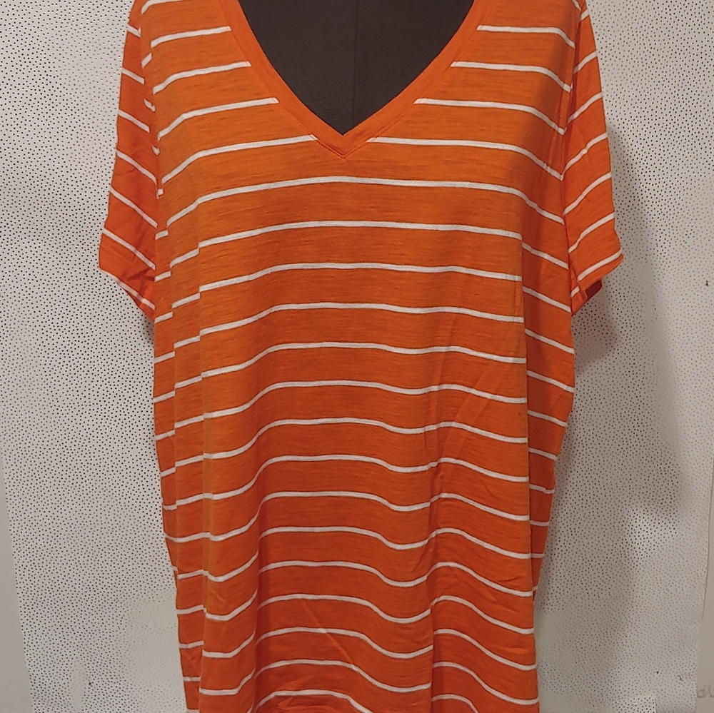 ☀️5/$15 AVA & VIV Orange Stripped V Neck Tee
